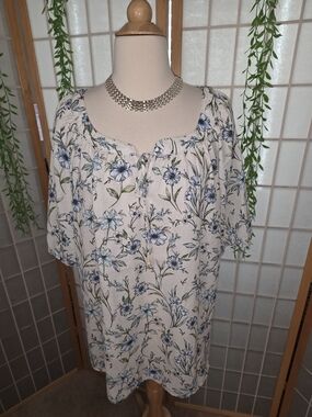 Sara Michelle Blue Floral Scoop-Neck Blouse